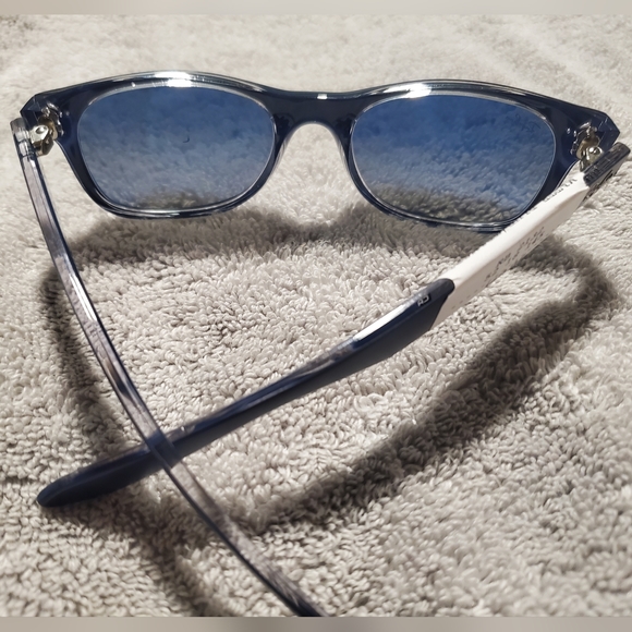 Ray-Ban RB2132 55 cm New Wayfarer Sunglasses - Blue/Grey - Picture 3 of 4